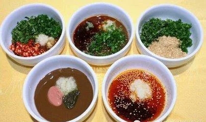 火鍋味道怎樣，湯底和蘸料各占一半的因素，這些蘸料你都吃過(guò)？