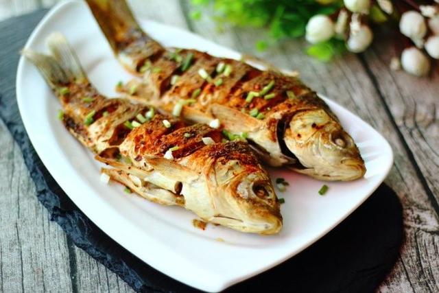 好吃到停不下筷子的香酥烤魚(yú)，做法簡(jiǎn)單，少油少鹽，吃起來(lái)更健康