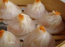 灌湯包的家常做法，皮薄勁道，湯汁豐盈，咬一口滿嘴留香