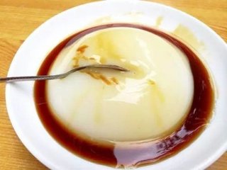 夏季天熱，在家自制特色小吃涼糕，方法簡單