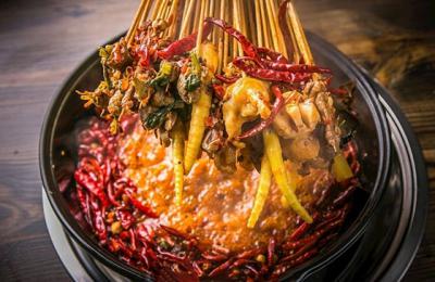 麻辣燙技術(shù)培訓(xùn)哪里好？蜀味緣經(jīng)營(yíng)靈活總部全程幫扶