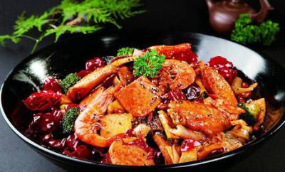 川味麻辣香鍋技術(shù)培訓(xùn)學(xué)校,制作過程學(xué)員們都能上手操作