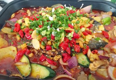 重慶萬(wàn)州烤魚(yú)技術(shù)培訓(xùn)哪里學(xué)？先烤后燉做法