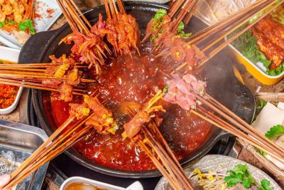 成都正宗串串香技術(shù)培訓(xùn)多少錢？不斷口味研發(fā)升級(jí)