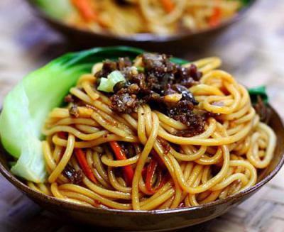  四川雜醬面食技能培訓班哪里好？碗碟的調(diào)制