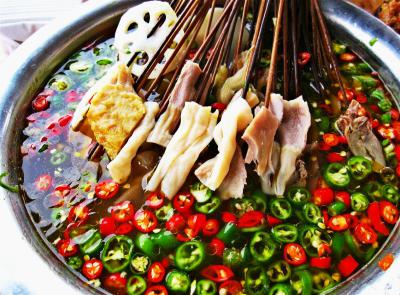  學青紅油缽缽雞技術做法哪里好？傳統的小吃