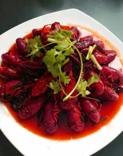 麻辣小龍蝦技術(shù)培訓(xùn)哪里一對(duì)一教學(xué)？成都餐飲培訓(xùn)中心