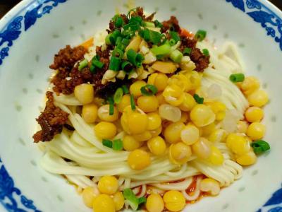 學(xué)重慶小面技能訓(xùn)練多少錢？對(duì)學(xué)員1對(duì)1教導(dǎo)