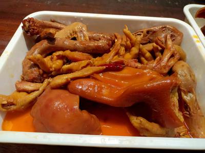 五香麻辣鹵菜培訓(xùn)中心哪家好？親自動(dòng)手操作