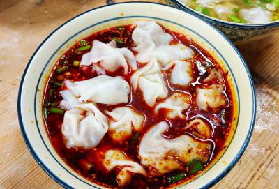 學(xué)習(xí)正宗抄手餡技術(shù)培訓(xùn)哪里好？龍抄手培訓(xùn)