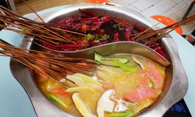 四川餐飲技術培訓學校，哪里學習正宗串串香技術培訓？