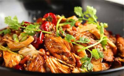 如何選擇適合的麻辣香鍋技術(shù)培訓(xùn)班？蜀味緣培訓(xùn)機(jī)構(gòu)介紹