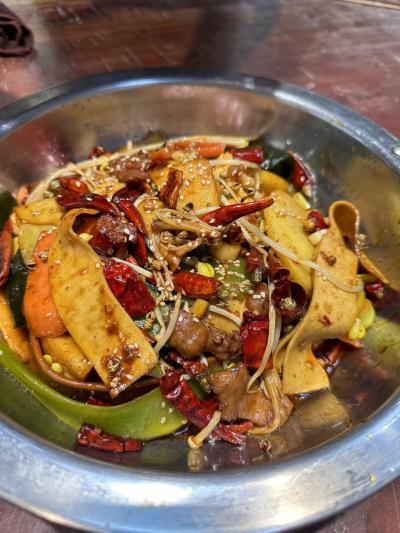 麻辣香鍋技術(shù)培訓(xùn)班多少錢？【蜀味緣培訓(xùn)】2025年學(xué)費全解析