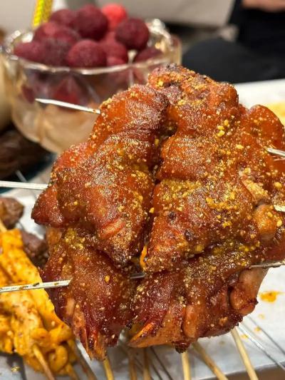 想學(xué)正宗烤豬蹄技術(shù)？盤(pán)點(diǎn)國(guó)內(nèi)熱門(mén)培訓(xùn)學(xué)校，蜀味緣培訓(xùn)班深度解析