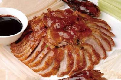 想學(xué)正宗的脆皮烤鴨技術(shù)？蜀味緣培訓(xùn)為您開啟美食創(chuàng)業(yè)之門！