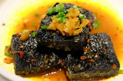 長(zhǎng)沙臭豆腐技術(shù)培訓(xùn)學(xué)校哪里好？蜀味緣餐飲小吃培訓(xùn)深度解析